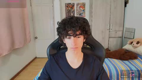 Snapshot of lucas_xo chatting on May 10, 12:27 am lucas_xo online show from May 10, 12:27 am