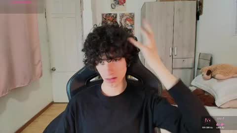 Snapshot of lucas_xo chatting on May 23, 3:56 am lucas_xo online show from May 23, 3:56 am