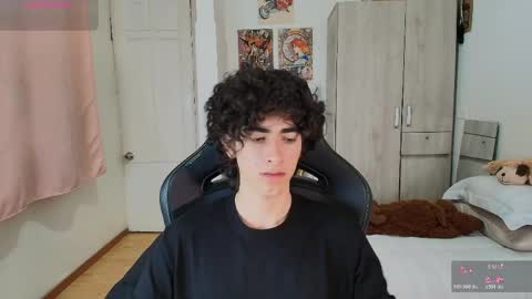 Snapshot of lucas_xo chatting on May 24, 12:37 am lucas_xo online show from May 24, 12:37 am