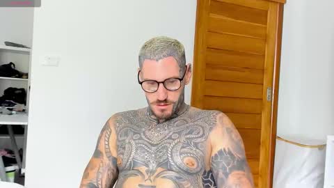 lucasexclusive online show from October 3, 6:21 am