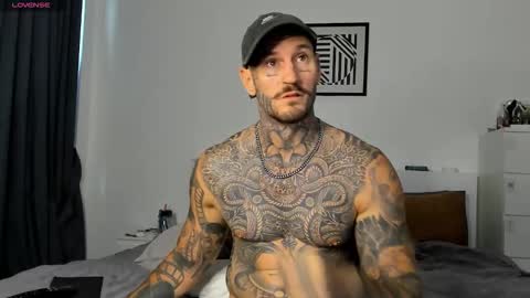 lucasexclusive online show from November 13, 5:39 am