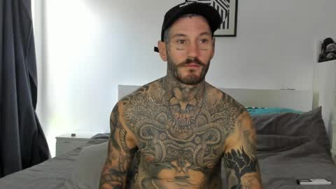 lucasexclusive online show from April 2, 6:33 am