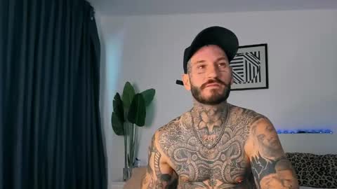 lucasexclusive online show from May 23, 3:34 am