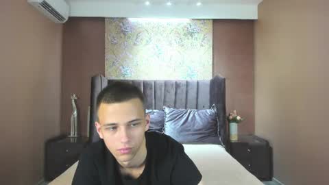 Snapshot of lucaskaur chatting on July 13, 12:08 pm lucaskaur online show from July 13, 12:08 pm