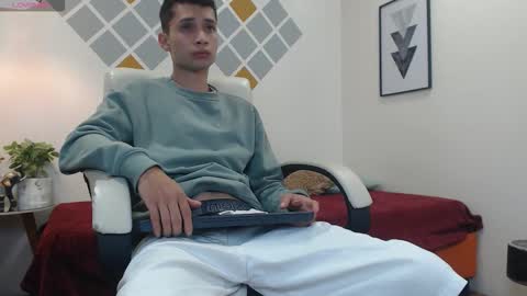 LucassSmith11 online show from February 22, 3:10 pm