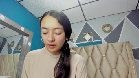 MIA HOT online show from November 13, 12:15 pm