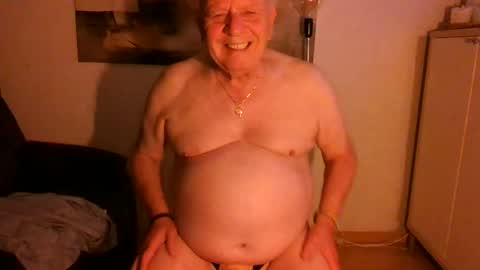 lucbottom031249 online show from June 12, 1:59 am
