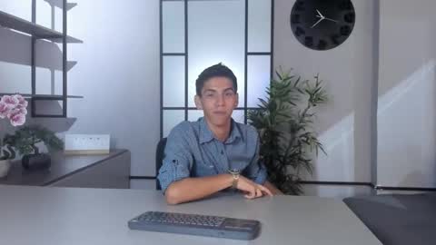 Snapshot of lucca_moreti chatting on March 21, 8:19 am Lucca Moreti online show from March 21, 8:19 am