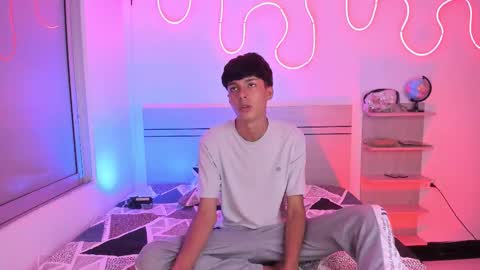 Luccas Ferreira online show from October 27, 7:18 pm