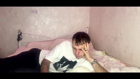 Snapshot of lucent47a chatting on December 15, 9:53 pm Alex online show from December 15, 9:53 pm