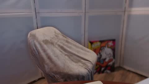 Snapshot of lucent47a chatting on February 14, 9:32 pm Alex online show from February 14, 9:32 pm