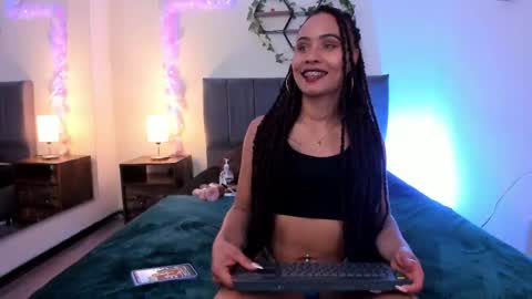 Snapshot of lucerop_ chatting on April 28, 3:33 am Lucero online show from April 28, 3:33 am