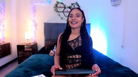 Snapshot of lucerop_ chatting on April 30, 3:35 am Lucero online show from April 30, 3:35 am