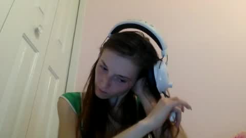 Luci Layne online show from June 17, 7:59 pm