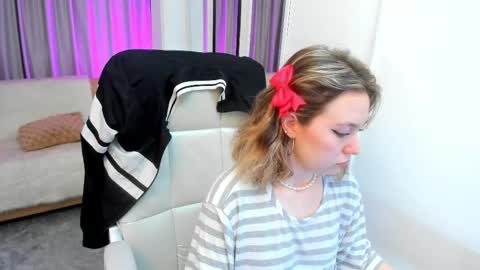 lucia_copper online show from October 27, 1:26 pm