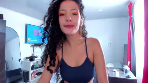 Snapshot of lucia_fuster chatting on November 3, 3:57 pm Lucia online show from November 3, 3:57 pm