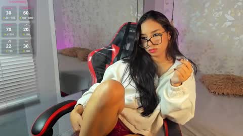 L U C I A online show from October 22, 1:11 pm