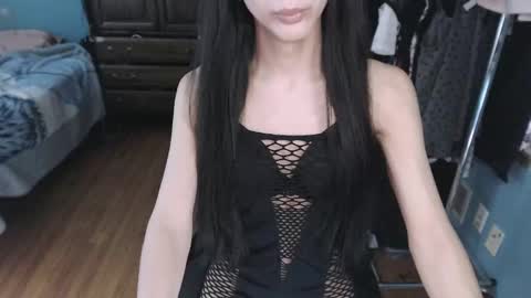 Snapshot of lucia_sky chatting on February 2, 4:32 pm Lucia online show from February 2, 4:32 pm