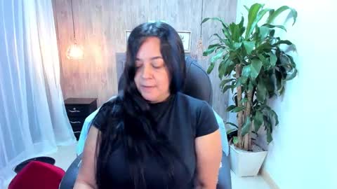 Lucia Vonne online show from September 23, 8:45 pm