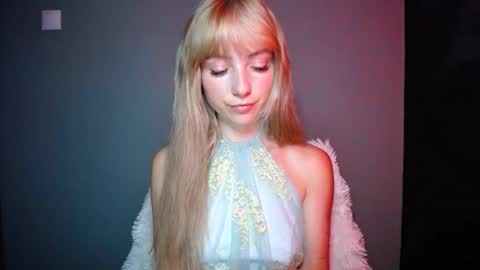 Lucy online show from September 9, 6:24 am