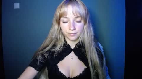 Lucy online show from September 26, 8:02 pm