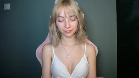 Lucy online show from April 8, 7:03 pm