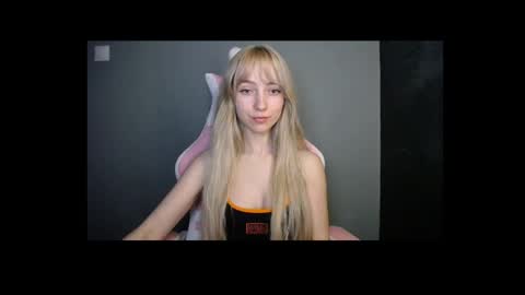 Lucy online show from April 16, 9:39 pm