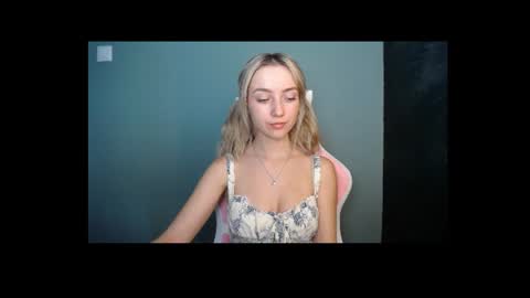 Snapshot of luciacam20 chatting on July 8, 12:20 pm Lucy online show from July 8, 12:20 pm