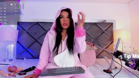 Lucia online show from November 25, 1:22 pm