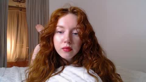 Snapshot of luciacoy chatting on February 16, 5:15 pm Lucia online show from February 16, 5:15 pm