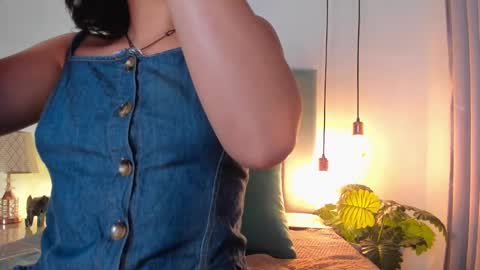 Snapshot of luciaferrero chatting on March 7, 12:12 pm LuciaFerrero online show from March 7, 12:12 pm