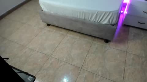 Snapshot of luciaferrero chatting on October 26, 12:05 am LuciaFerrero online show from October 26, 12:05 am