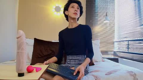 Snapshot of lucian_morel_s chatting on September 22, 1:02 pm Lucian Morel S online show from September 22, 1:02 pm