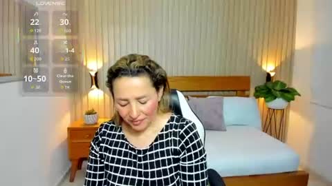 Snapshot of luciana_ballesteros chatting on June 23, 12:14 pm Luciana online show from June 23, 12:14 pm