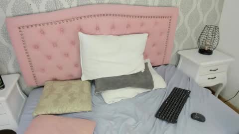 Snapshot of luciana_lopez_7 chatting on February 3, 6:22 am luciana lopez 7 online show from February 3, 6:22 am