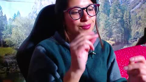 Lucy online show from November 5, 4:01 am