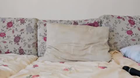 Mysterious Girl online show from January 26, 8:36 am