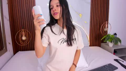 Snapshot of lucianasmith_ chatting on May 2, 8:03 pm Luci online show from May 2, 8:03 pm