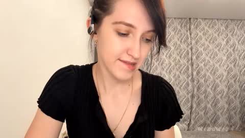 Mary online show from November 1, 4:31 pm