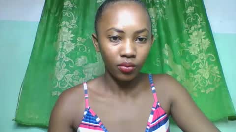 lucie196645 online show from April 21, 2:26 am