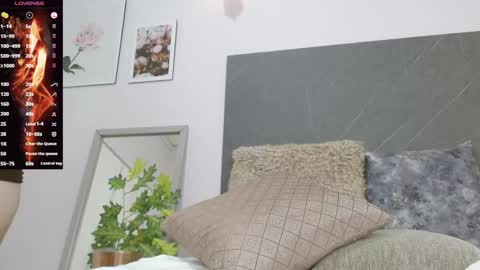 Lucie   online show from January 2, 10:44 pm