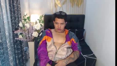 Luciferhotcum online show from February 1, 7:05 am