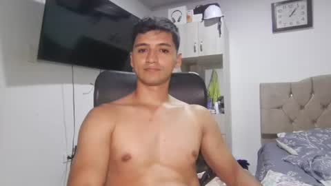 Snapshot of lucifferr_ chatting on June 13, 4:32 am leonel online show from June 13, 4:32 am