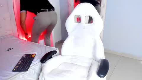 Leo online show from February 2, 11:42 am