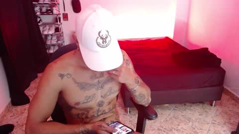 Snapshot of luciifer_hills chatting on December 19, 8:55 pm luciifer_hills online show from December 19, 8:55 pm