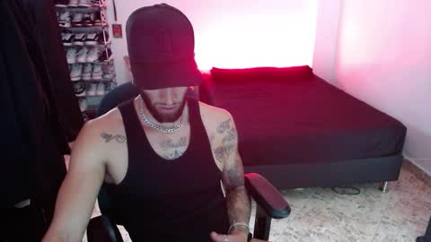 Snapshot of luciifer_hills chatting on December 20, 5:18 pm luciifer_hills online show from December 20, 5:18 pm