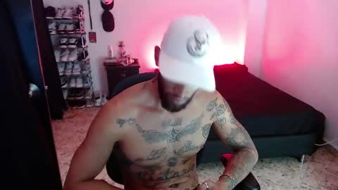 Snapshot of luciifer_hills chatting on December 22, 5:42 pm luciifer_hills online show from December 22, 5:42 pm