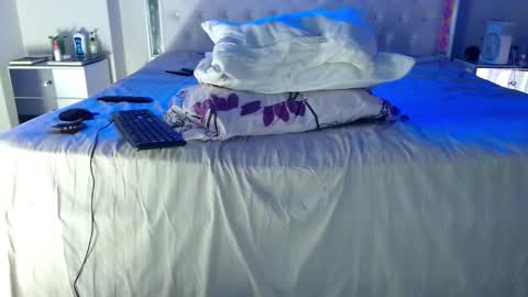 Snapshot of luciifer_hills chatting on December 25, 11:43 am luciifer_hills online show from December 25, 11:43 am