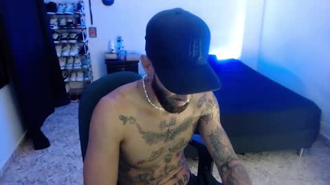 Snapshot of luciifer_hills chatting on December 26, 5:19 pm luciifer_hills online show from December 26, 5:19 pm