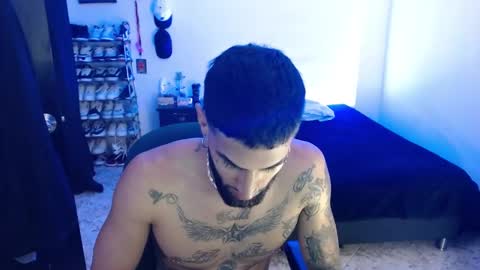 Snapshot of luciifer_hills chatting on December 31, 2:36 pm luciifer_hills online show from December 31, 2:36 pm